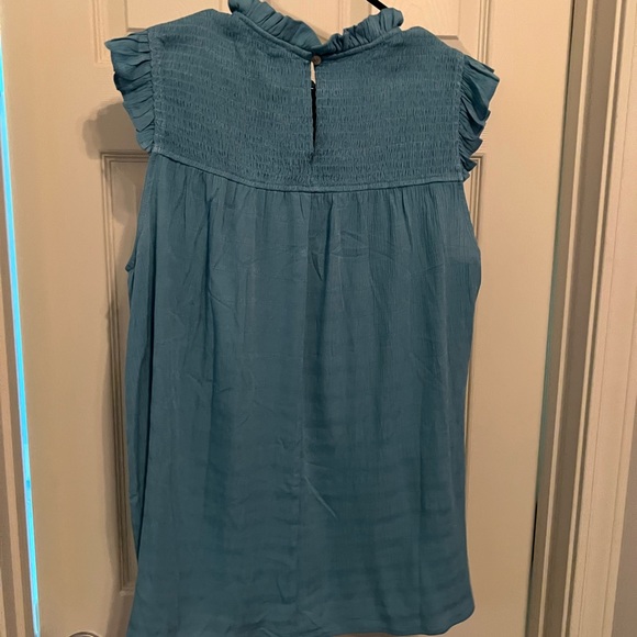 Light blue tank with smocked too- flowy - Picture 2 of 7